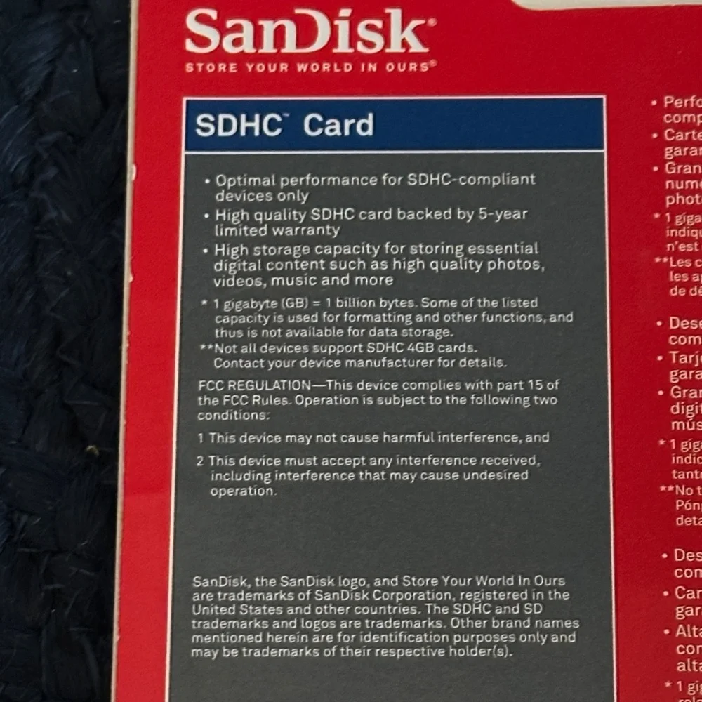 4GB SDHC Card - Red and Blue